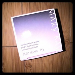 New Mary Kay Translucent Loose Powder